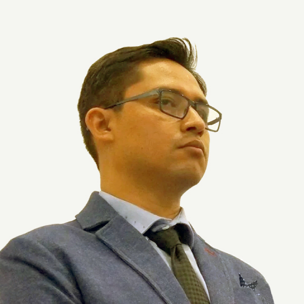 Dr. Roberto Eswart Zagal Flores 